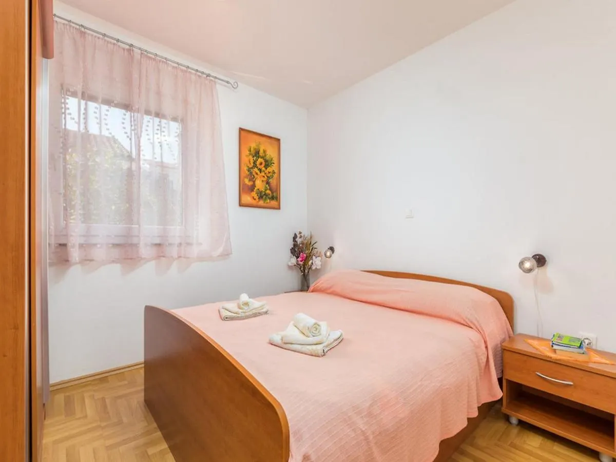 Apartment Dana Fazana